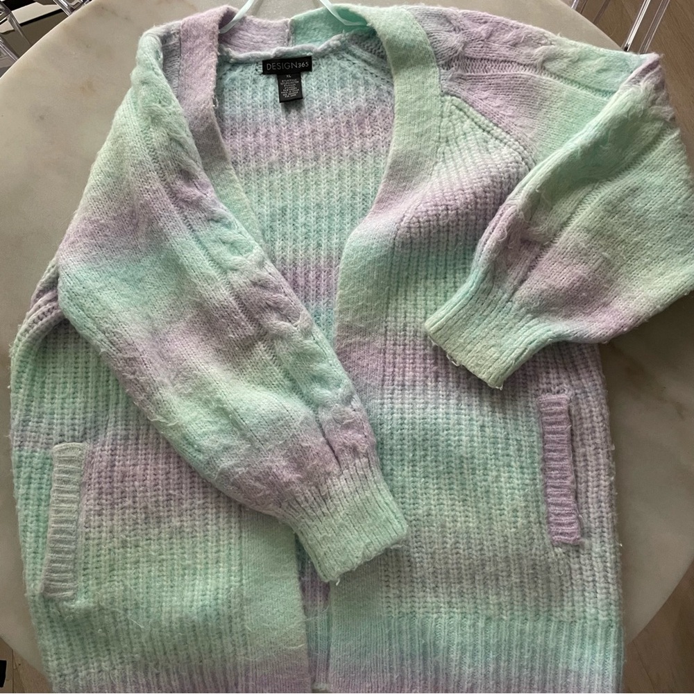 Design 365 Pastel Sweater size XL
